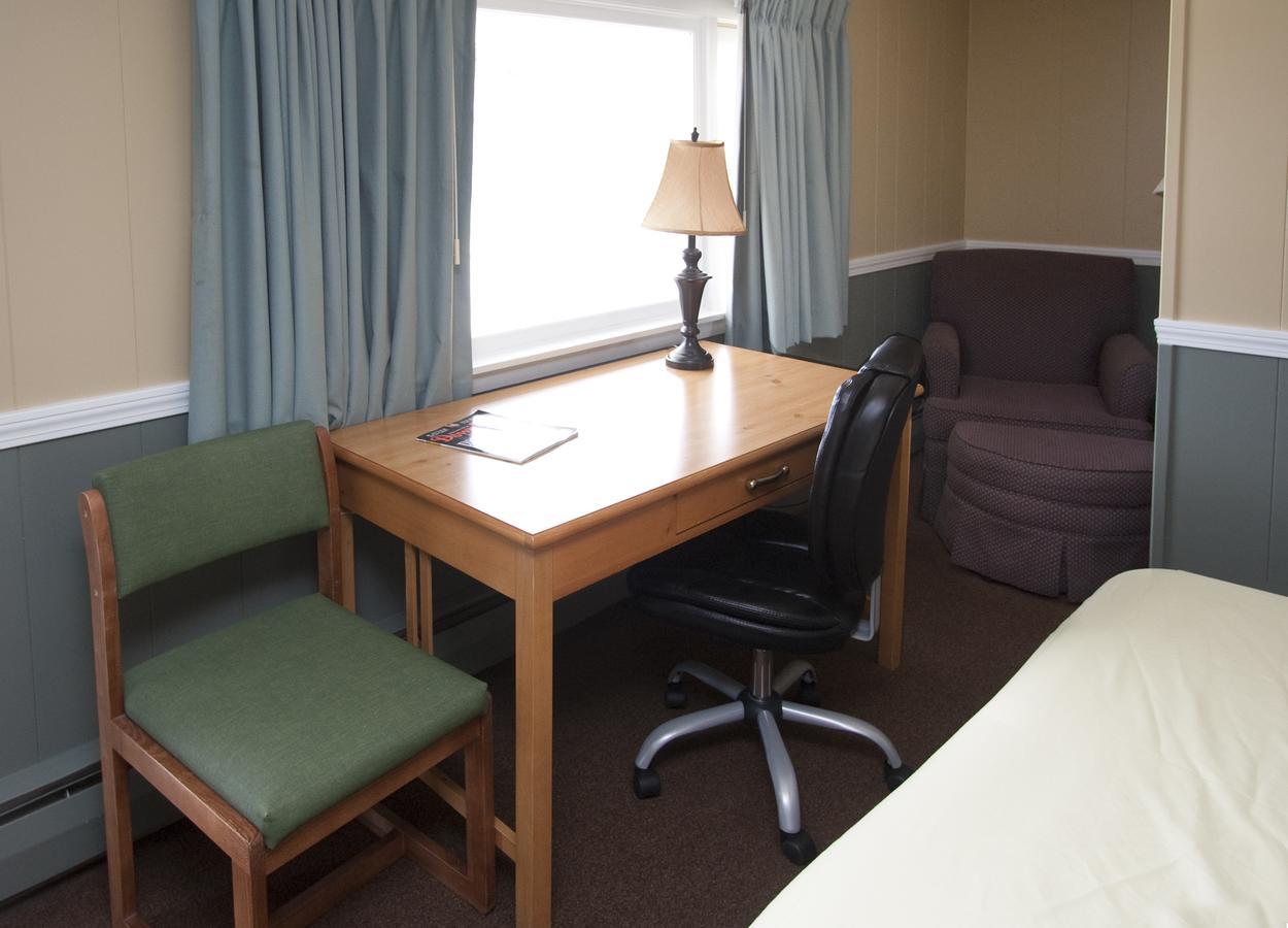 The Bluebird Motel Maine Machias Екстер'єр фото