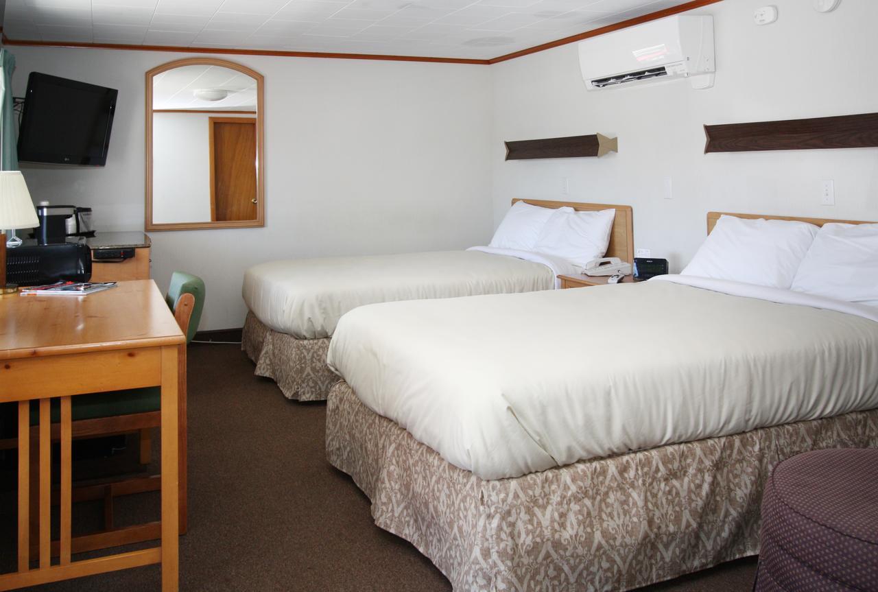 The Bluebird Motel Maine Machias Екстер'єр фото